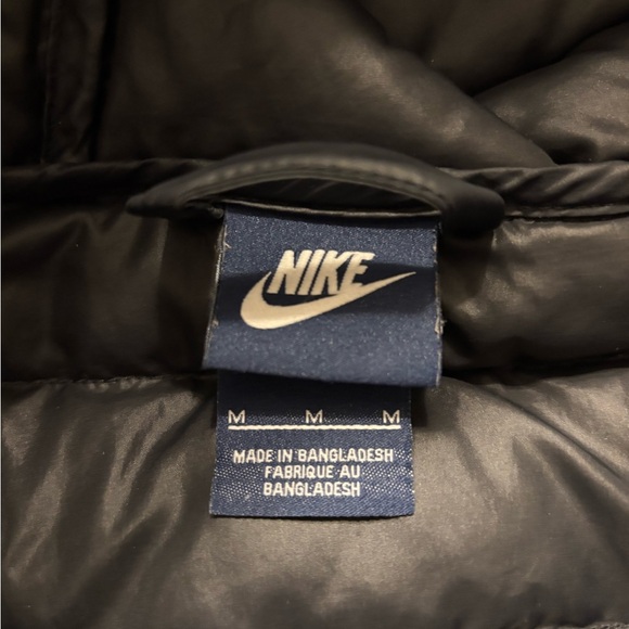 Women’s Nike Black White Duck Down Light Puffer Jacket - Picture 3 of 4